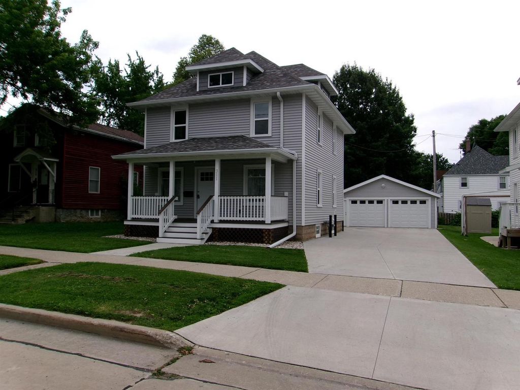 311 DeClark Street, Beaver Dam, WI 53916