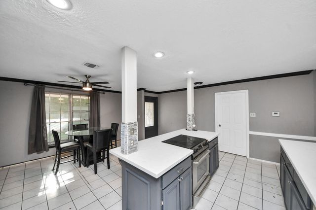 15103 Weil Place, Houston, TX 77060