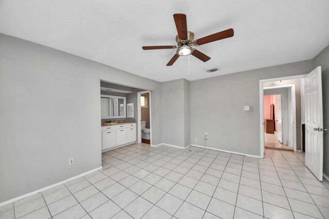 15103 Weil Place, Houston, TX 77060