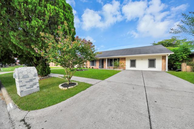 15103 Weil Place, Houston, TX 77060