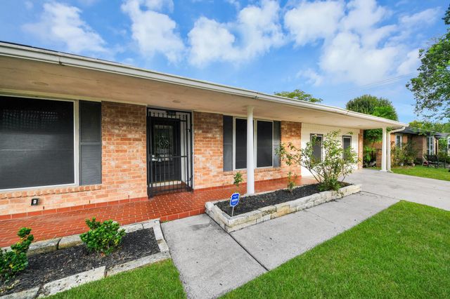 15103 Weil Place, Houston, TX 77060