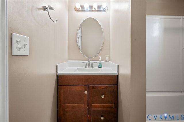 16108 Edgewood Dr, Chester, VA 23831