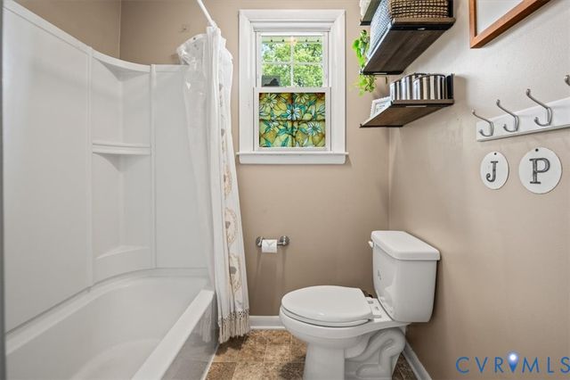 16108 Edgewood Dr, Chester, VA 23831