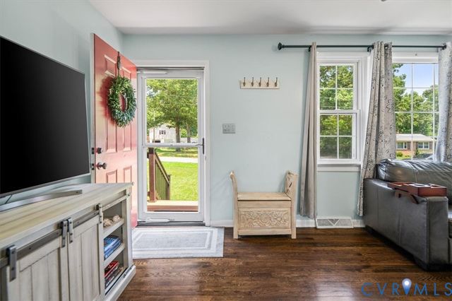 16108 Edgewood Dr, Chester, VA 23831