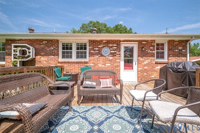 16108 Edgewood Dr, Chester, VA 23831