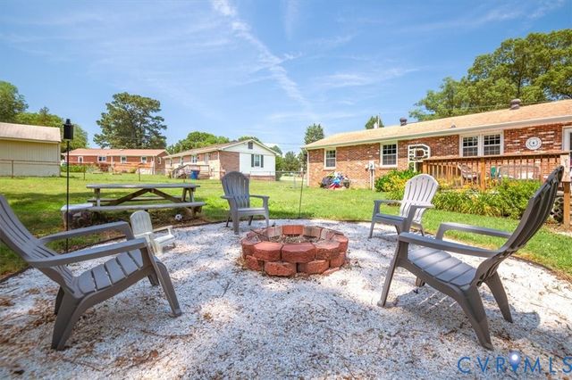 16108 Edgewood Dr, Chester, VA 23831