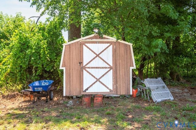 16108 Edgewood Dr, Chester, VA 23831