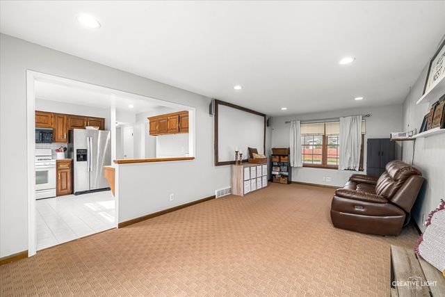 105 Wilson Place, Oswego, IL 60543