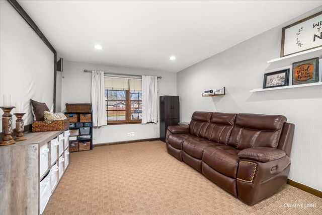 105 Wilson Place, Oswego, IL 60543