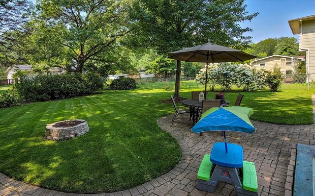 105 Wilson Place, Oswego, IL 60543