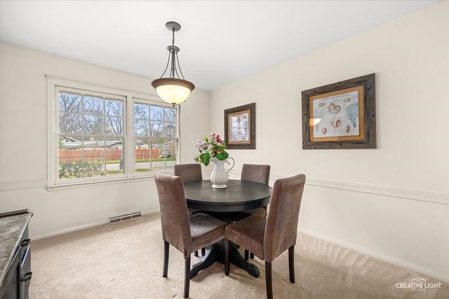 105 Wilson Place, Oswego, IL 60543