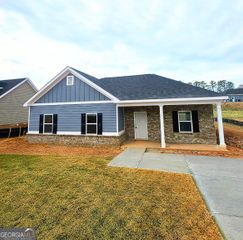 133 Charlotte Drive, Statham, GA 30666