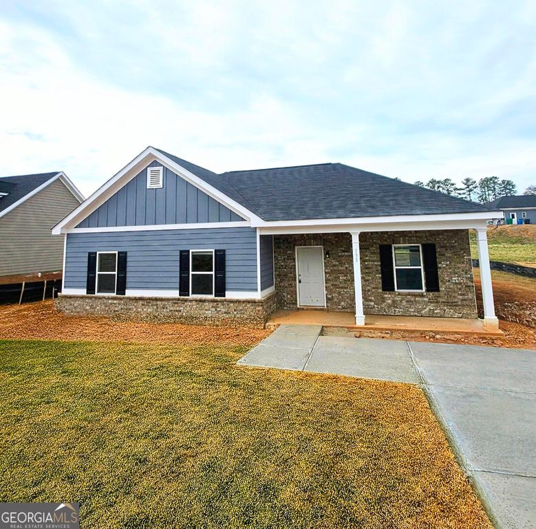 133 Charlotte Drive, Statham, GA 30666