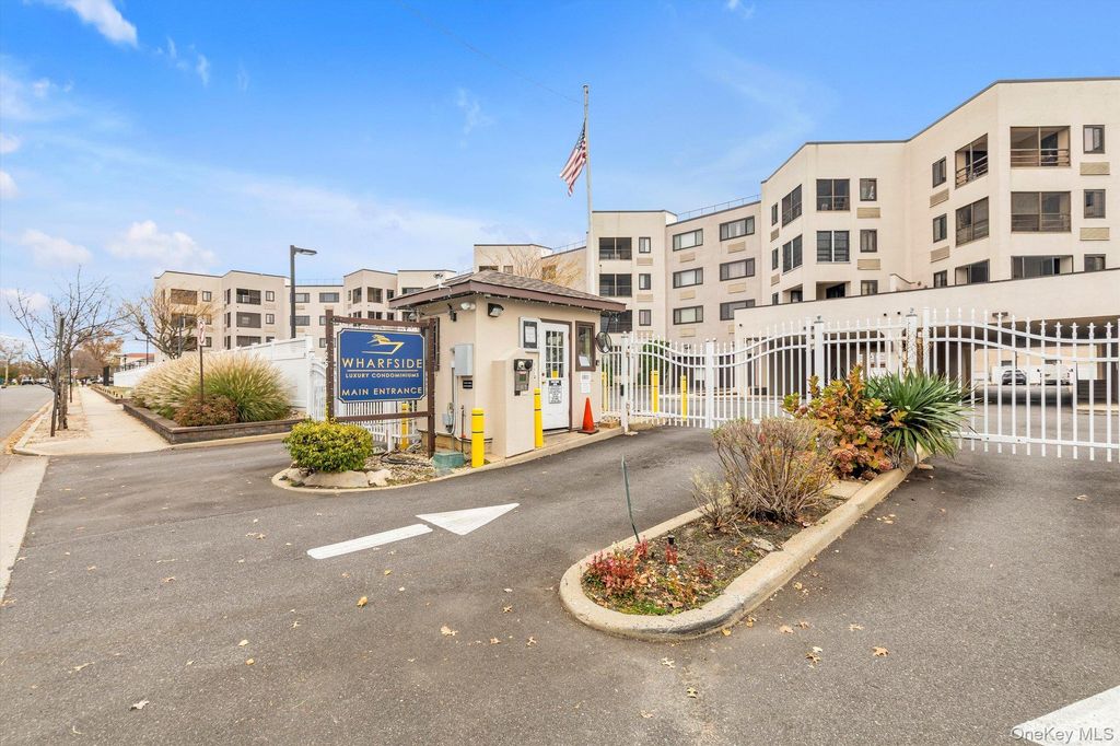 725 Miller Avenue 106, Freeport, NY 11520