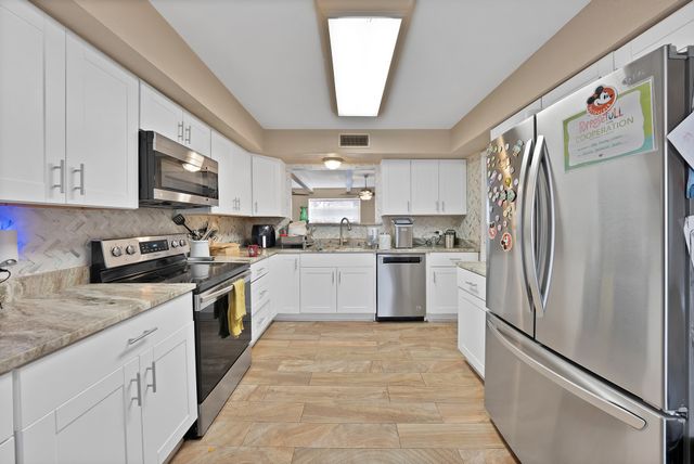 1818 Burr Oak Street, Arlington, TX 76012