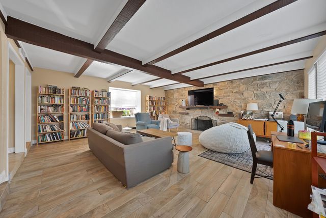 1818 Burr Oak Street, Arlington, TX 76012