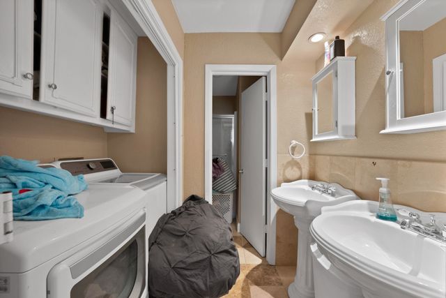 1818 Burr Oak Street, Arlington, TX 76012