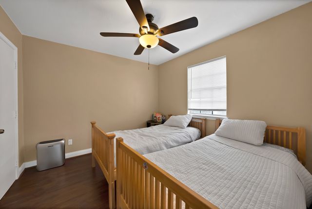 1818 Burr Oak Street, Arlington, TX 76012