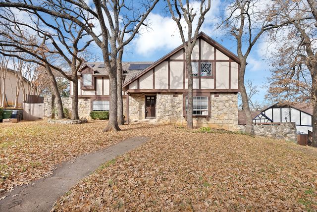1818 Burr Oak Street, Arlington, TX 76012
