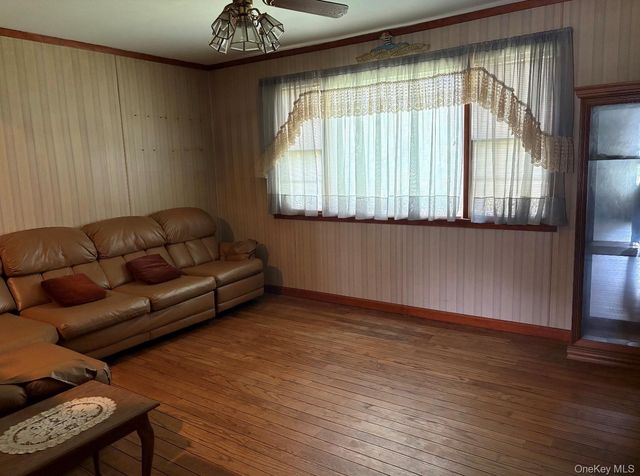 111 King Street, Malverne, NY 11565