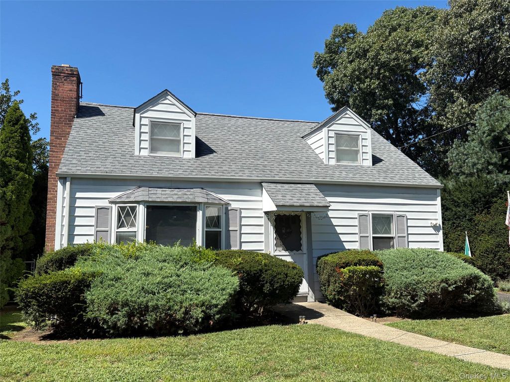 111 King Street, Malverne, NY 11565 — exterior