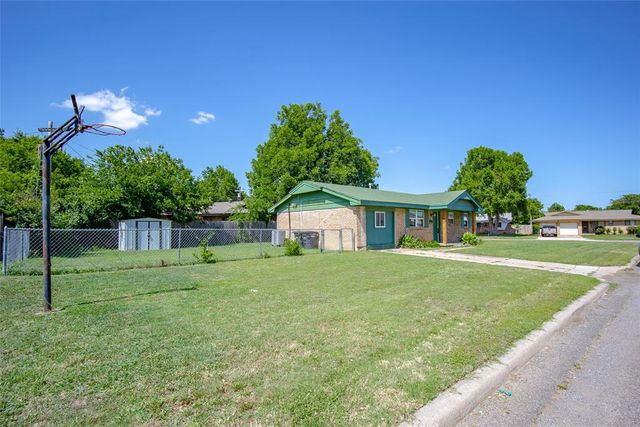 901 SW 3rd Street, Moore, OK 73160