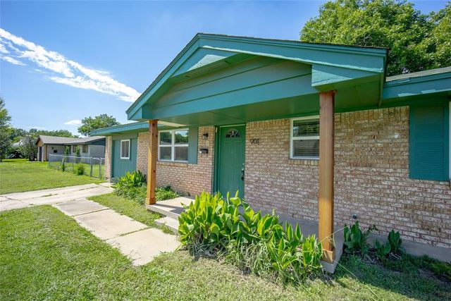901 SW 3rd Street, Moore, OK 73160