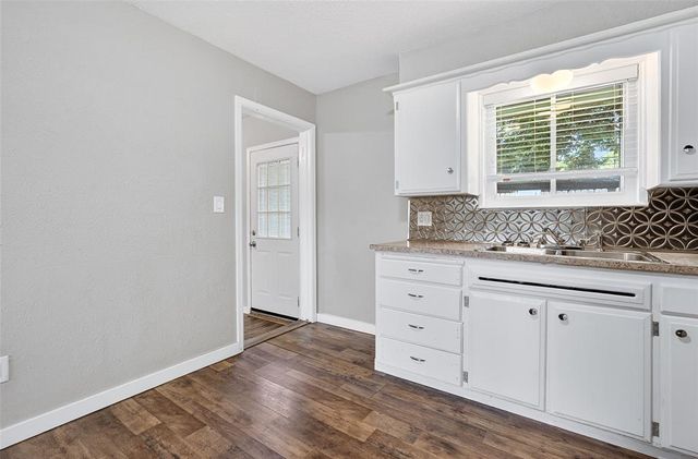 901 SW 3rd Street, Moore, OK 73160
