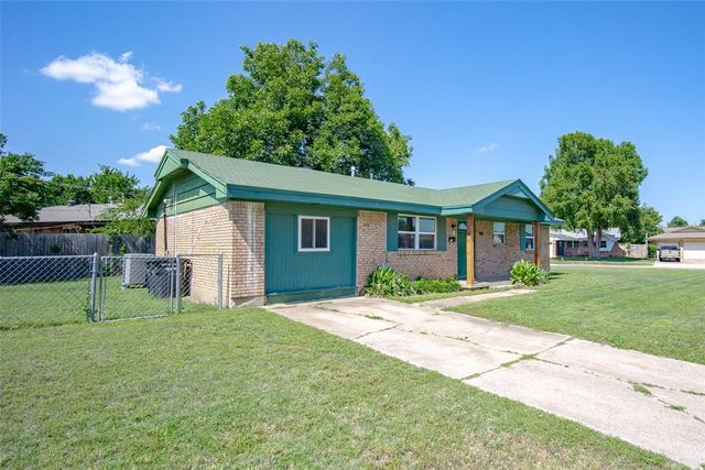 901 SW 3rd Street, Moore, OK 73160