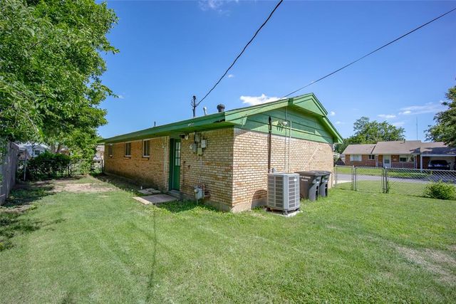 901 SW 3rd Street, Moore, OK 73160