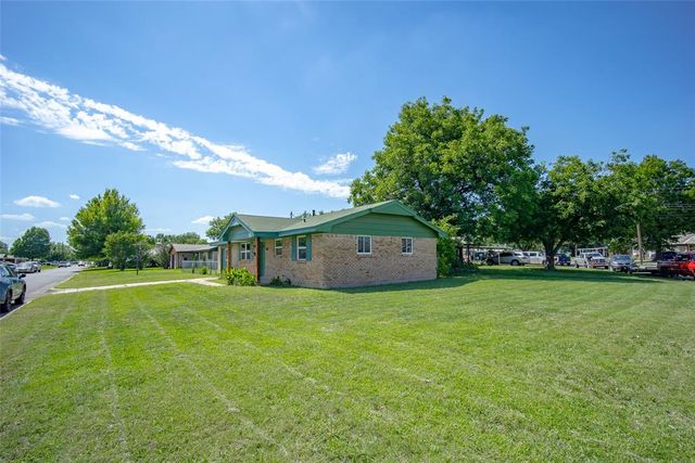 901 SW 3rd Street, Moore, OK 73160