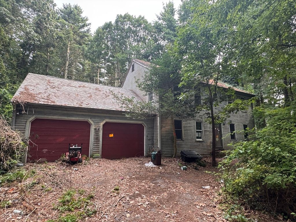 23 Nelson Shore Rd, Lakeville, MA 02347
