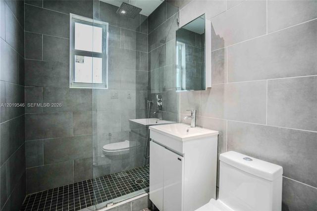 1950 NW 2nd Ct 9, Miami, FL 33136