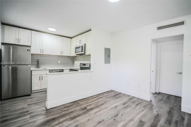 1950 NW 2nd Ct 9, Miami, FL 33136