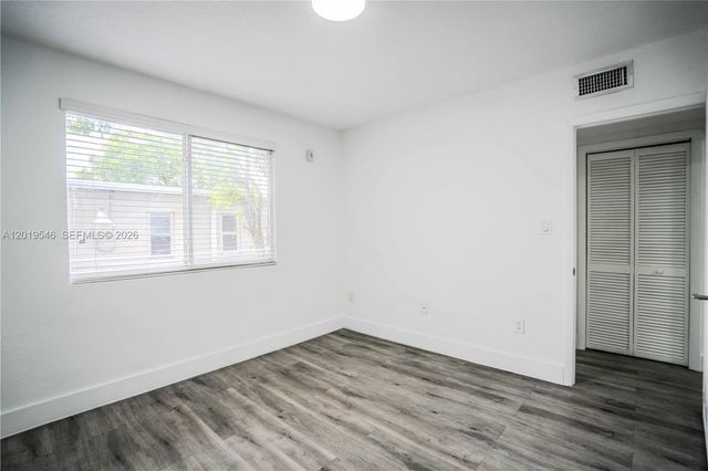 1950 NW 2nd Ct 9, Miami, FL 33136