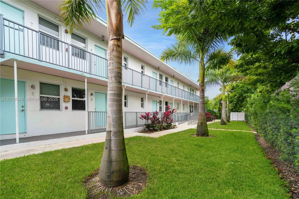 1950 NW 2nd Ct 9, Miami, FL 33136