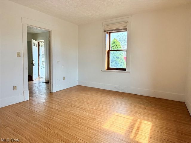 1304 Lakeshore Boulevard, Akron, OH 44301