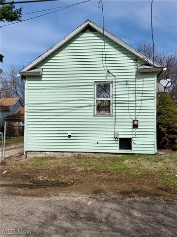 1304 Lakeshore Boulevard, Akron, OH 44301