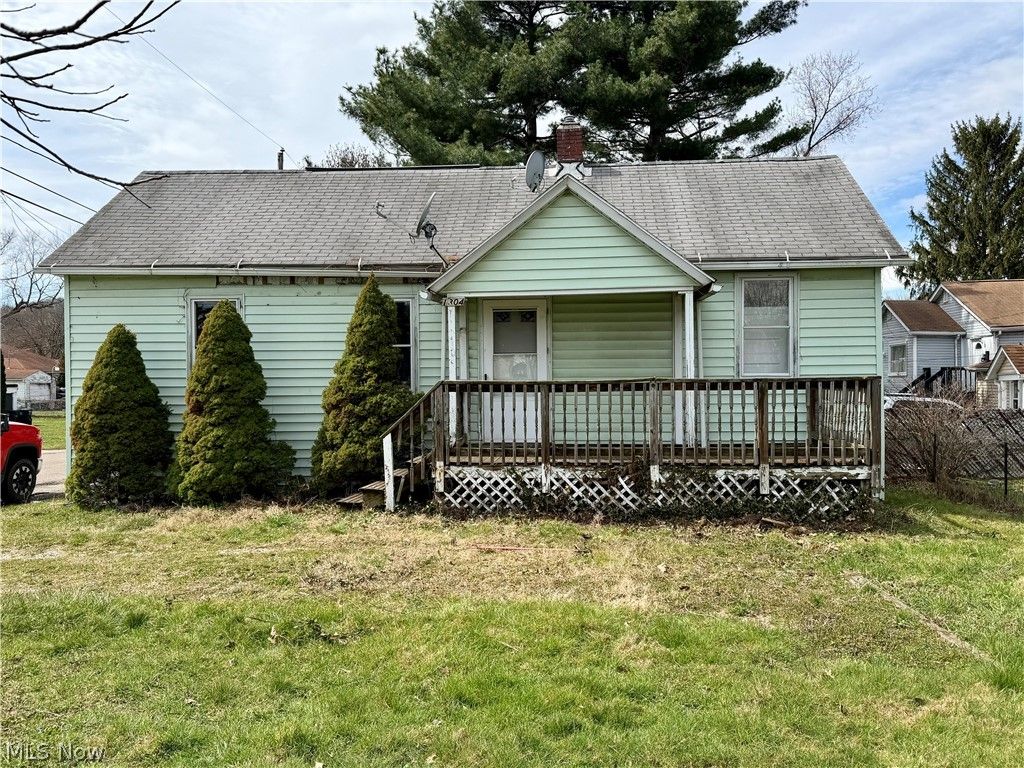 1304 Lakeshore Boulevard, Akron, OH 44301