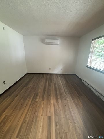 34 Garden Hill Circle 34, Waterbury, CT 06704