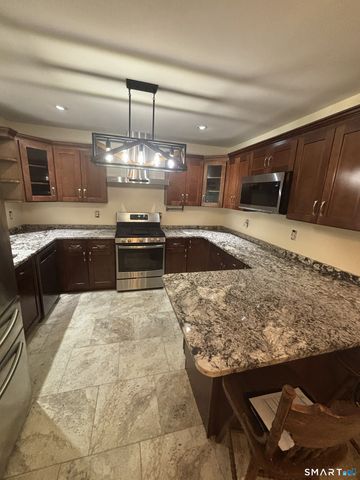 34 Garden Hill Circle 34, Waterbury, CT 06704