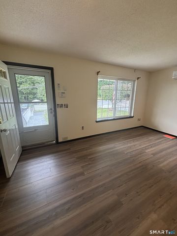 34 Garden Hill Circle 34, Waterbury, CT 06704