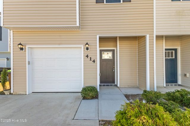 414 Vandemere Court, Holly Ridge, NC 28445