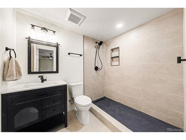 414 Holbrook St, Erie, CO 80516