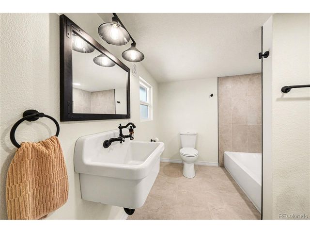 414 Holbrook St, Erie, CO 80516