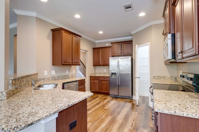 2105 Bedford Bnd, Mount Juliet, TN 37122