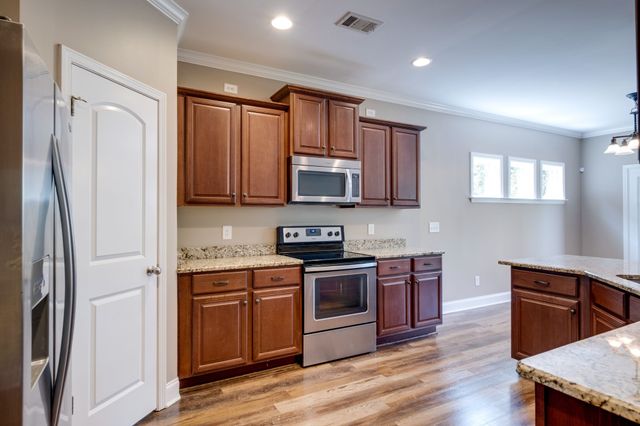 2105 Bedford Bnd, Mount Juliet, TN 37122