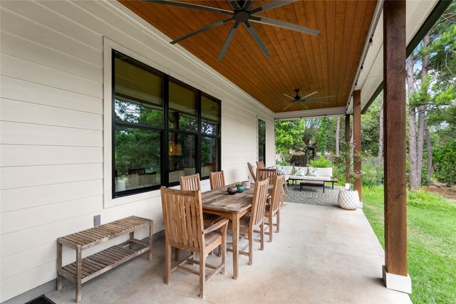 111 Green Grass LN, Bastrop, TX 78602