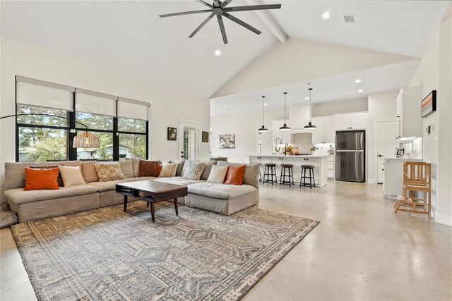 111 Green Grass LN, Bastrop, TX 78602