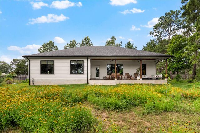111 Green Grass LN, Bastrop, TX 78602